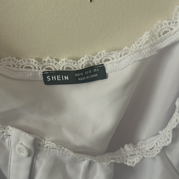 White blouse - Picture 2 of 3